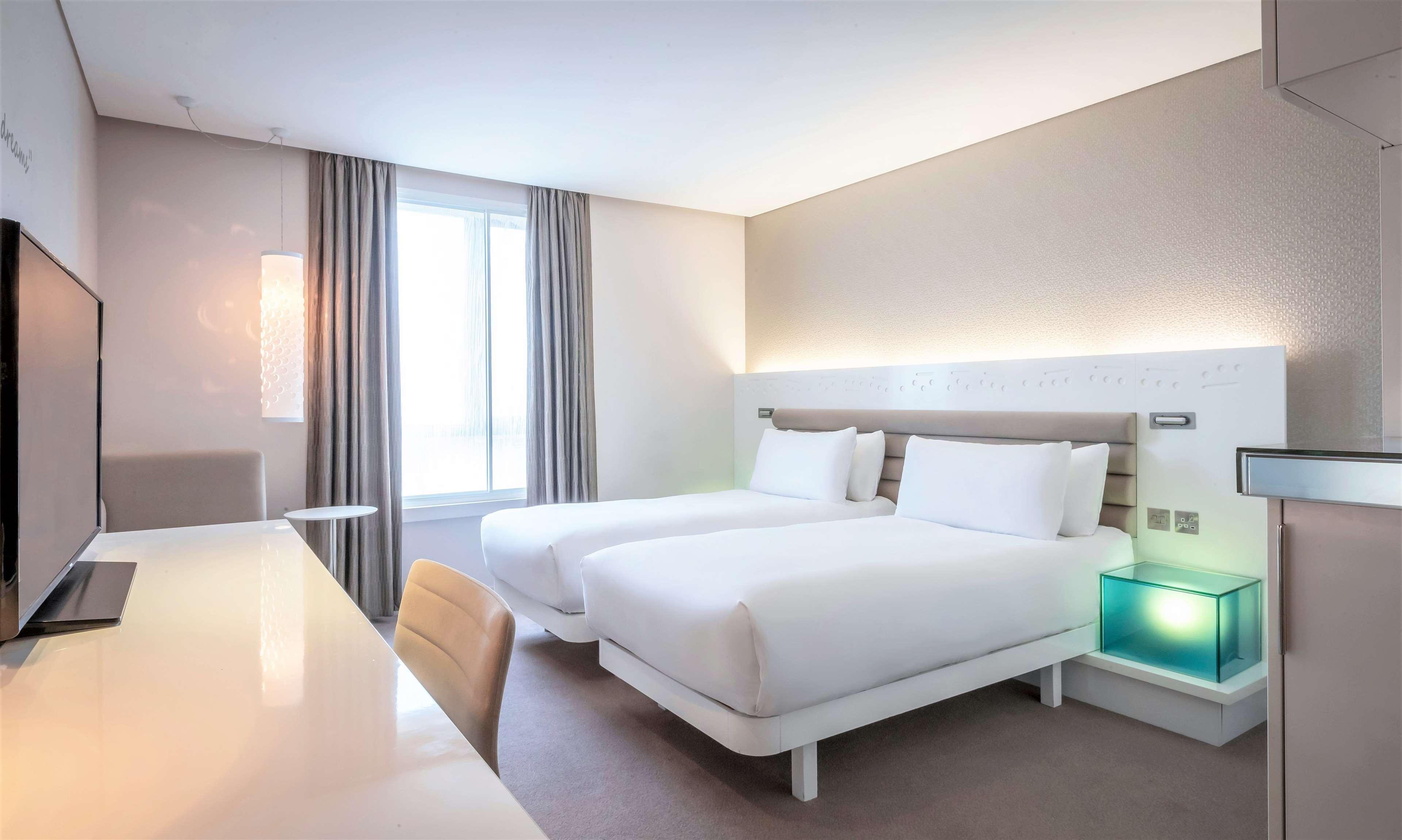 Hotel The Morrison Dublin, Curio Collection By Hilton Exterior foto A room at the hotel
