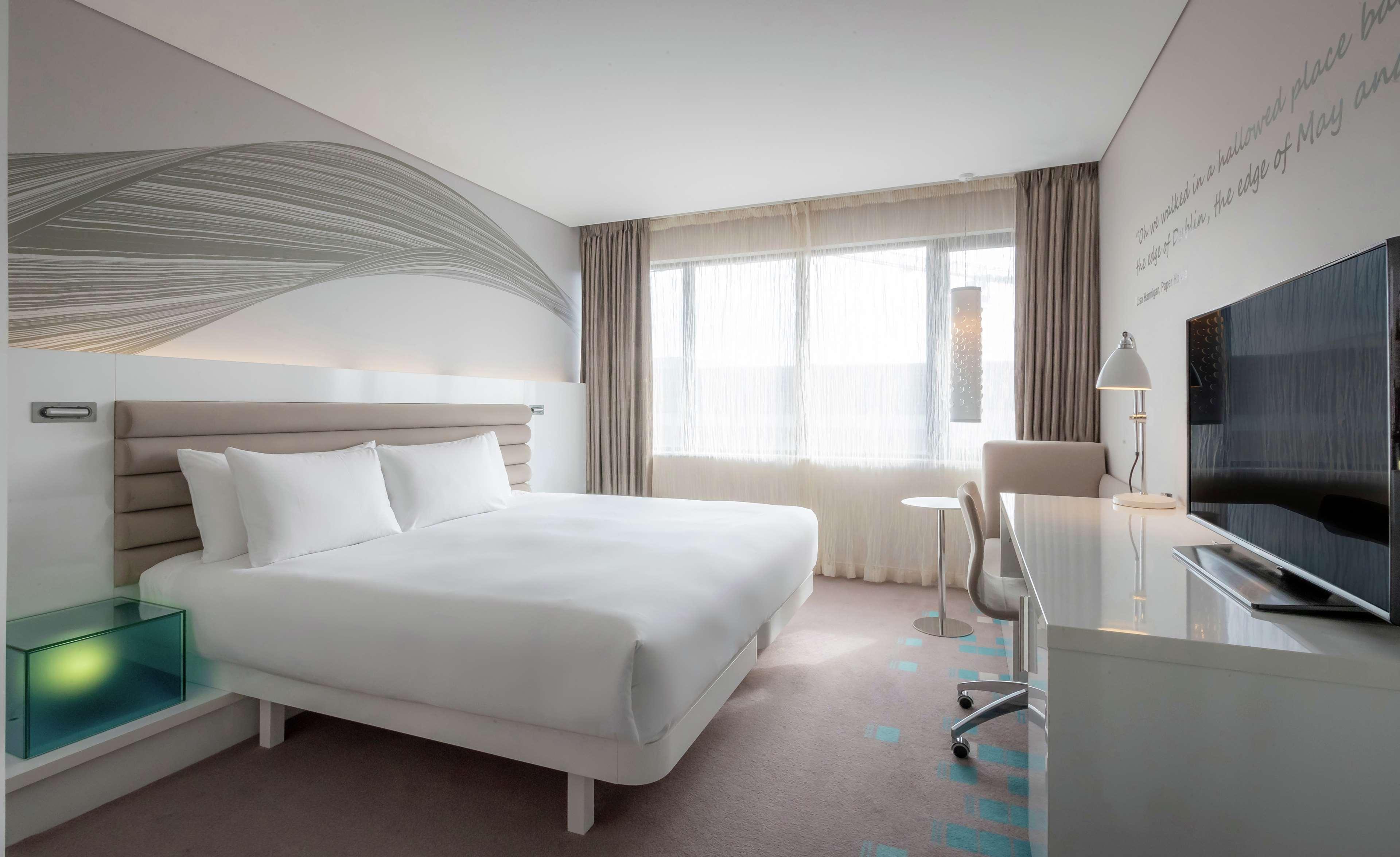 Hotel The Morrison Dublin, Curio Collection By Hilton Exterior foto A room at the hotel