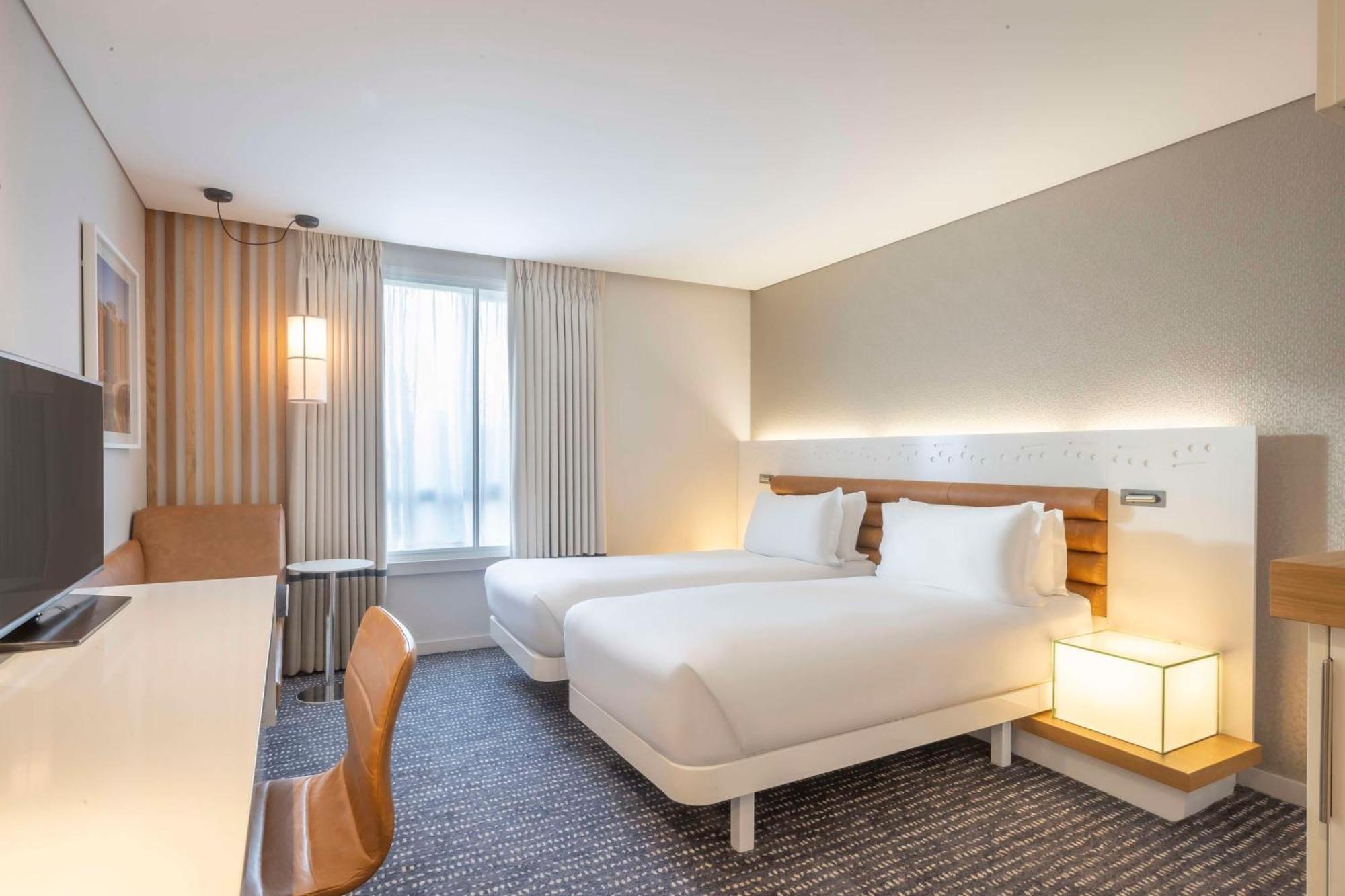 Hotel The Morrison Dublin, Curio Collection By Hilton Exterior foto
